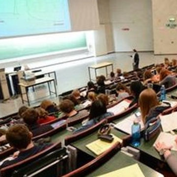 2016_Nous sommes contre l’augmentation du minerval des étudiant-e-s étranger-ère-s à 4.175€